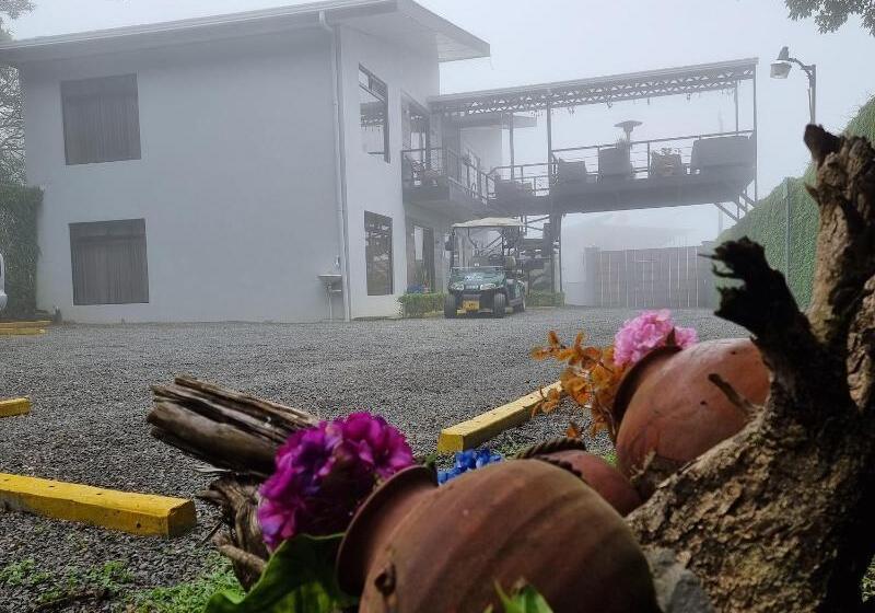 בית מלון כפרי Calathea Lodge Monteverde