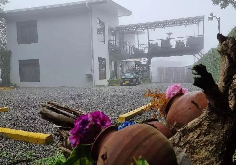 Hotelli Calathea Lodge Monteverde