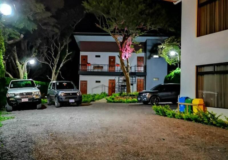 בית מלון כפרי Calathea Lodge Monteverde