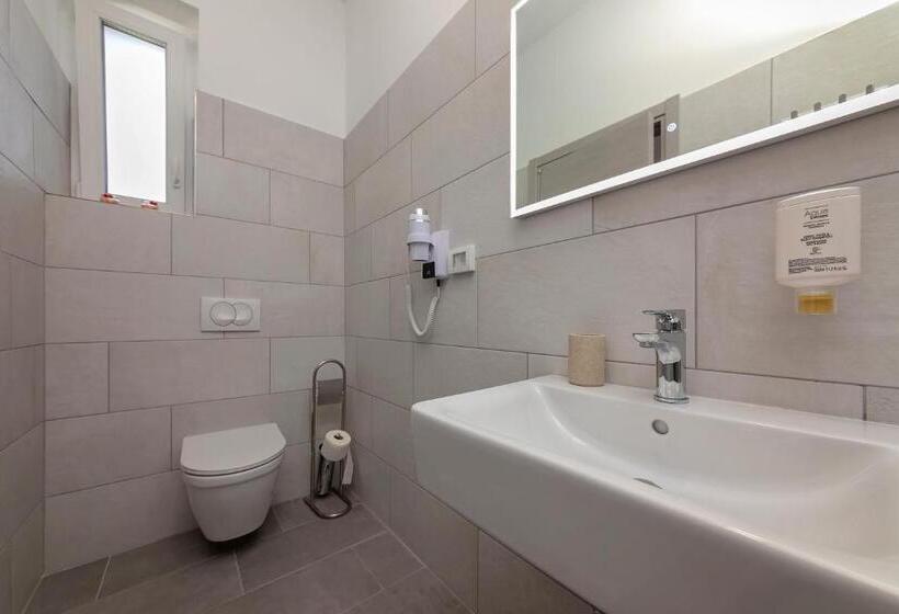 بنسيون La Preziosa Rooms