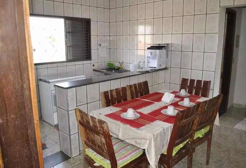 Retkeilymaja Spot Hotel E Pousada