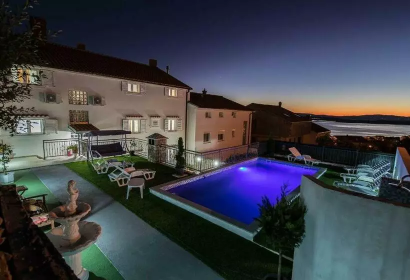 Apartments Baretić