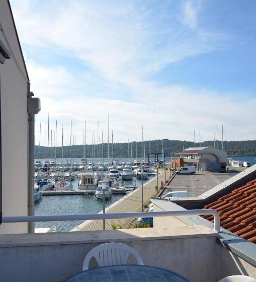 Apartments Pirovcanka