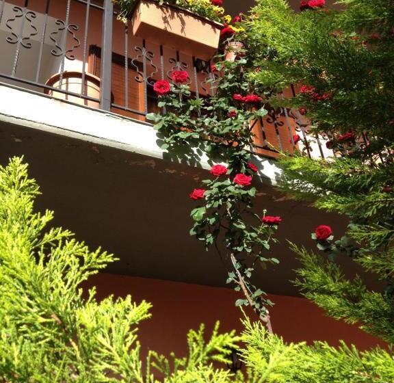 Hotel Artemis Apartments