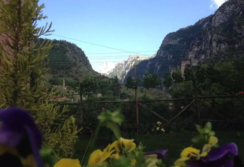 Hotelli Artemis Apartments