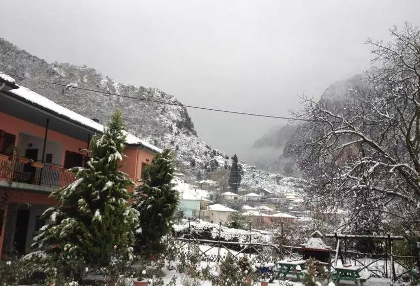 Hotelli Artemis Apartments