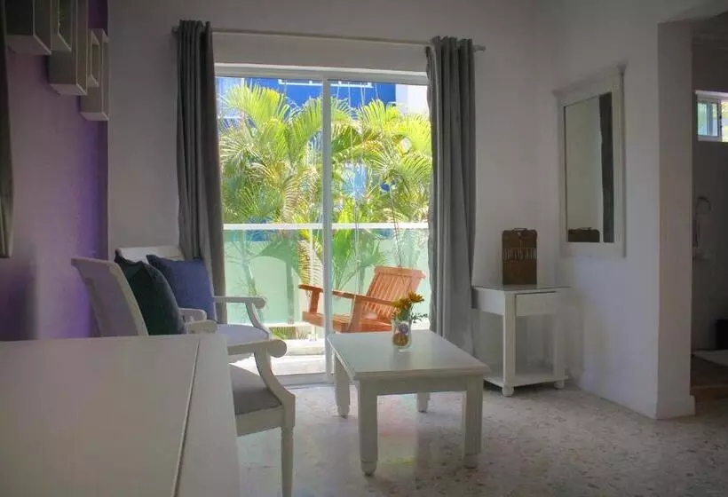 هتل Checkin El Cortecito Beach