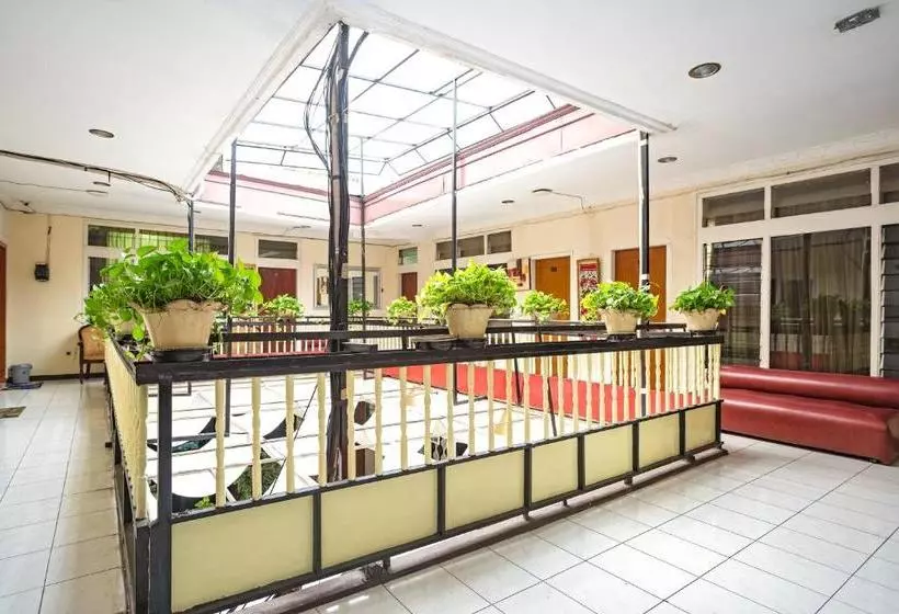 ホテル Reddoorz Near Rs Cikini Jakarta