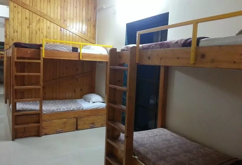 Retkeilymaja Rainwood  Residency