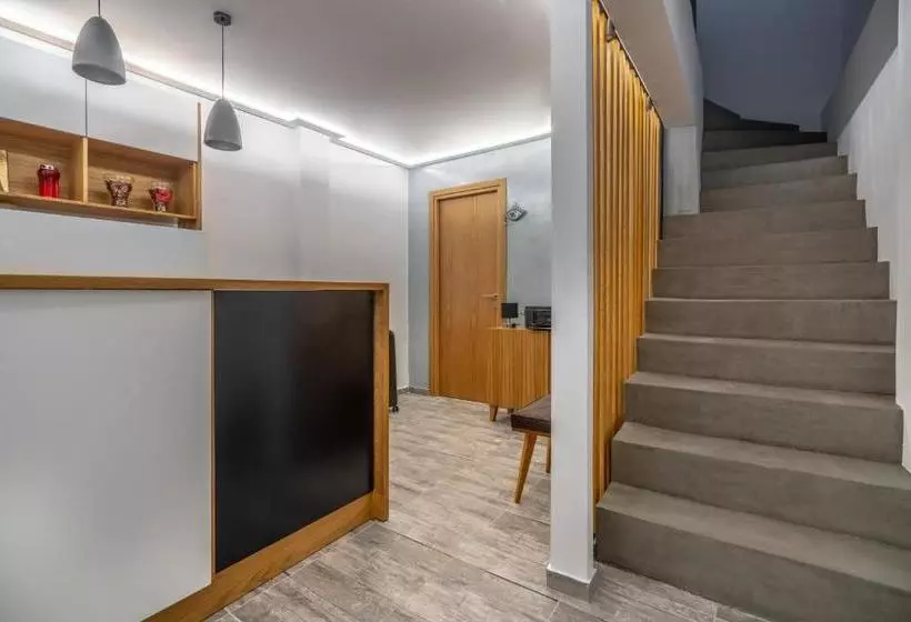 هتل Azante Boutique Suites