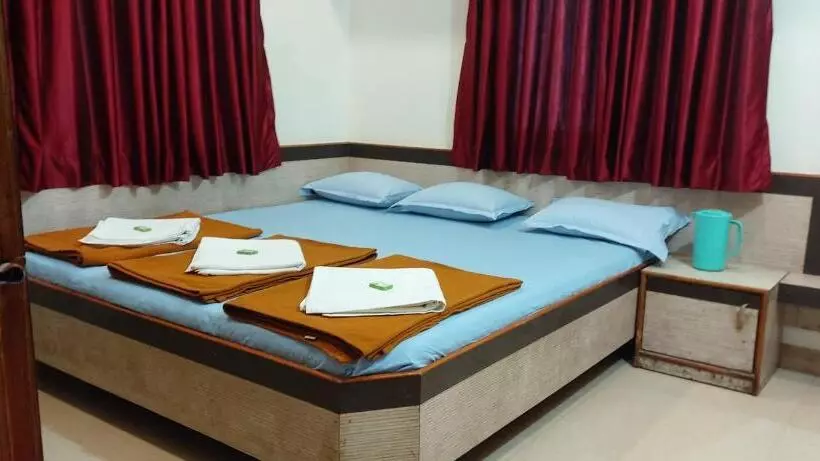 Hotelli Sai Raghunandan Guest House