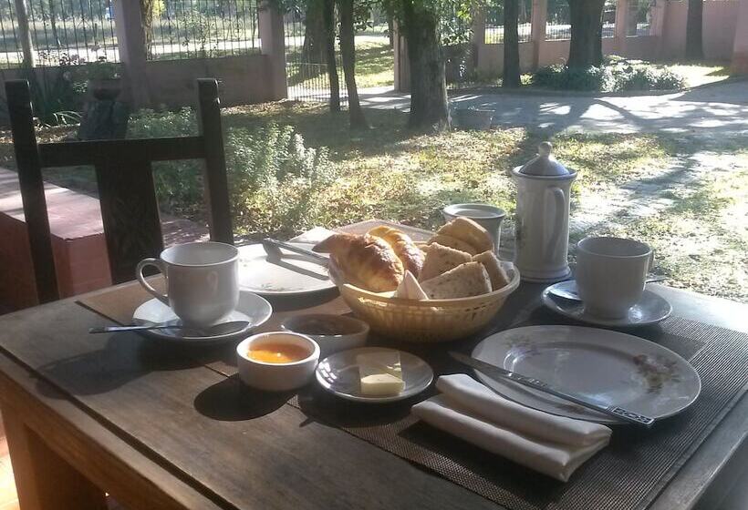 مبيت وإفطار Posada Don Salvador