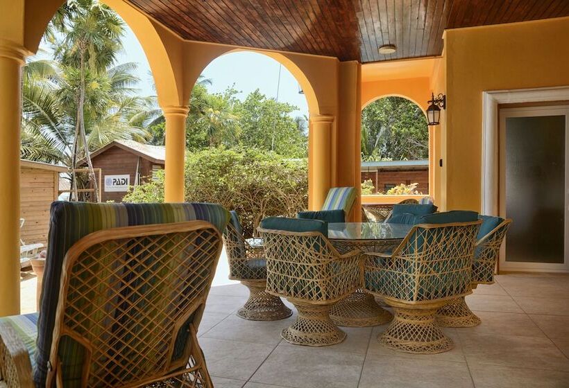 Blue Parrot Beach House