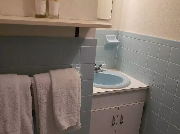 Gentle Breeze Apartments