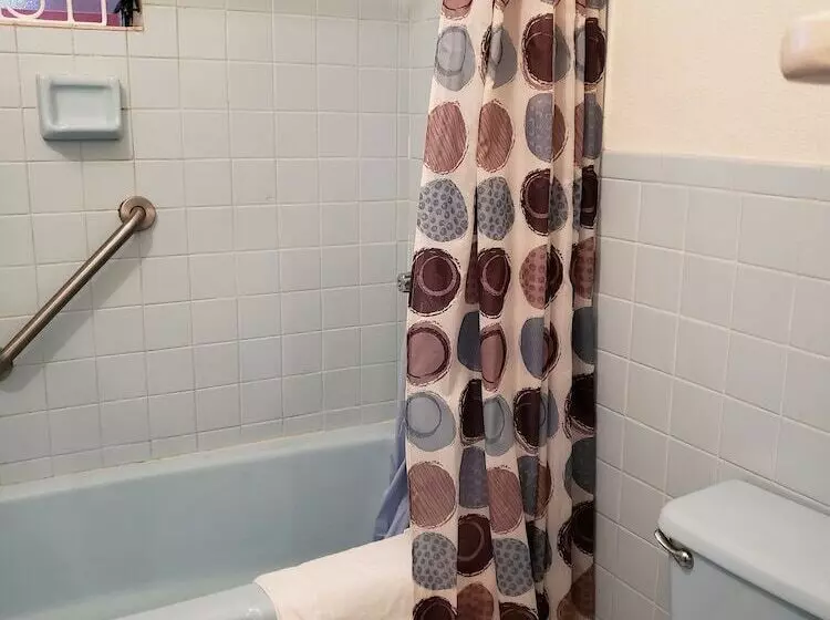 Gentle Breeze Apartments