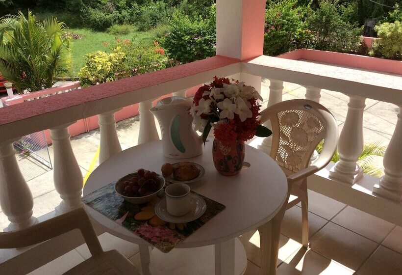 Gentle Breeze Apartments