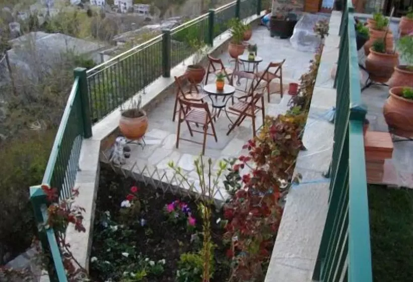 Hotelli Archontiko Kirmili