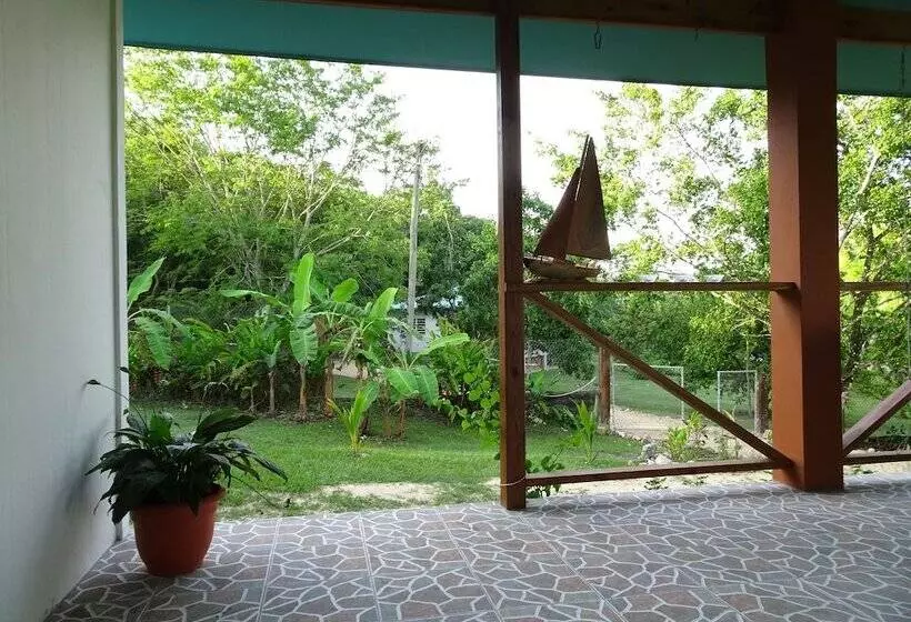 هتل Maya Hill Lodge
