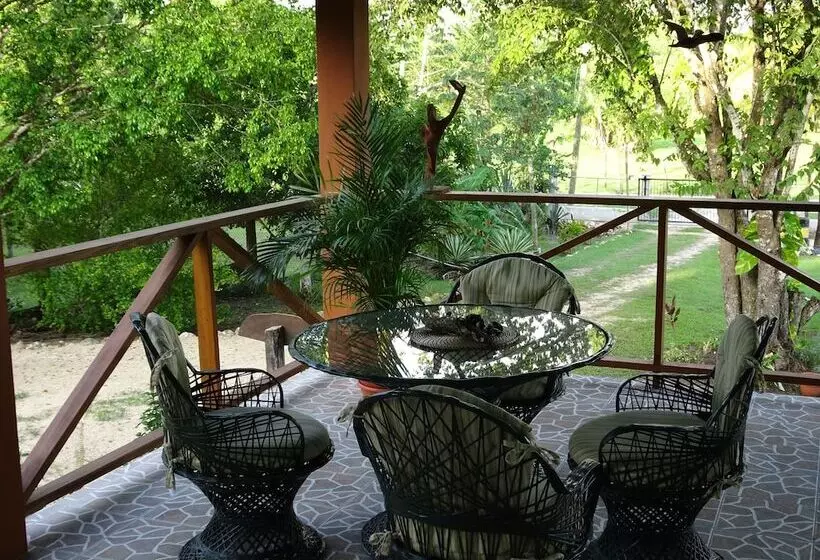 هتل Maya Hill Lodge