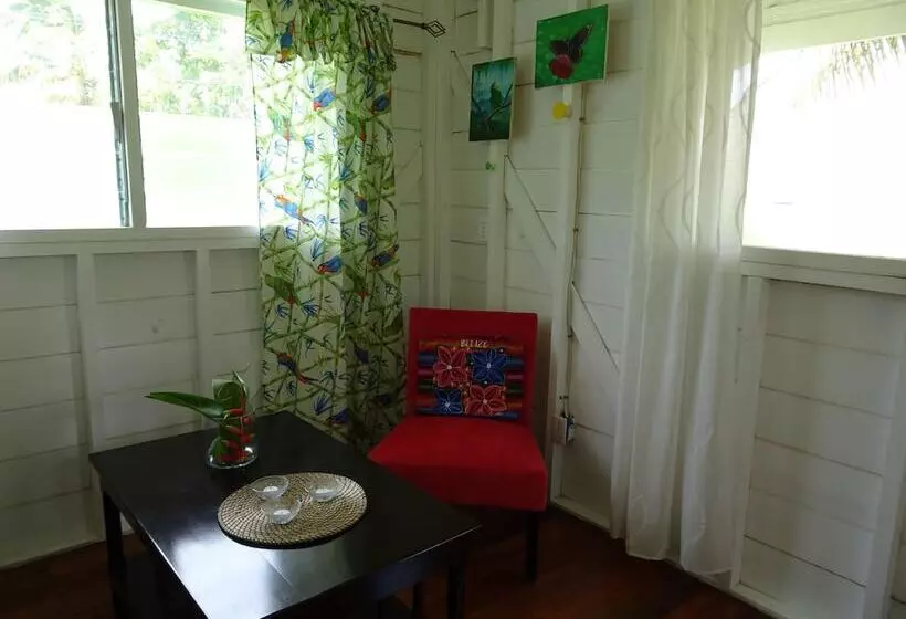 هتل Maya Hill Lodge