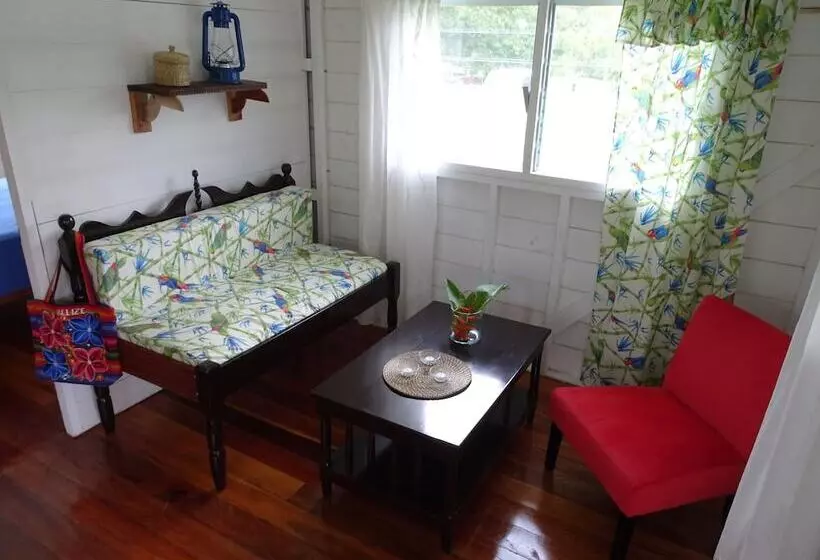 هتل Maya Hill Lodge
