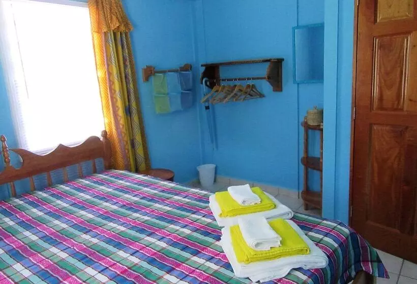 هتل Maya Hill Lodge