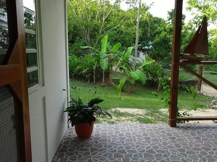 هتل Maya Hill Lodge