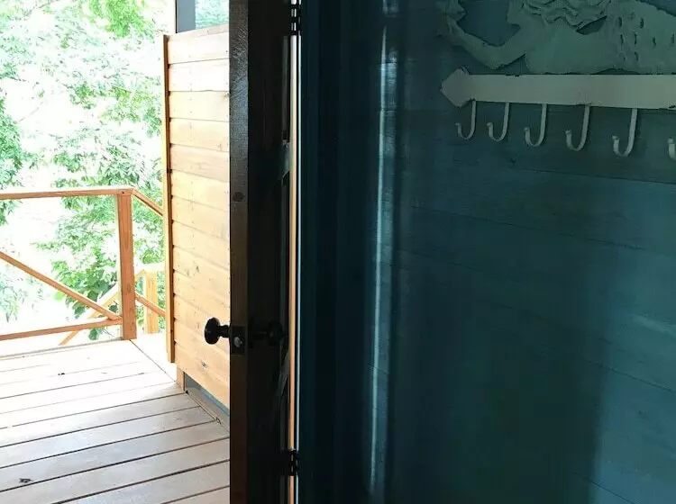 هتل Maya Hill Lodge