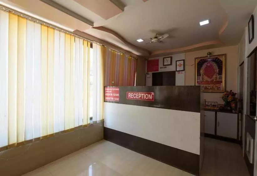 ホテル Sai Shraddha