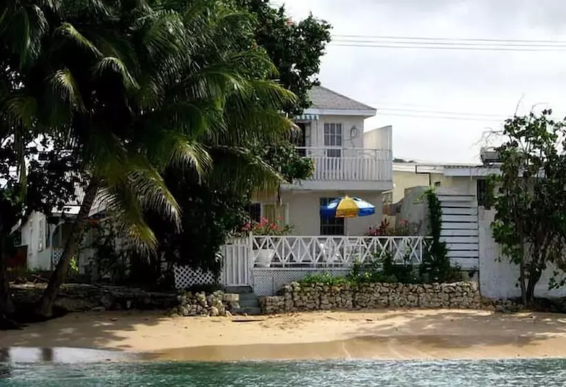 Cassandra 2 Beach Apartments