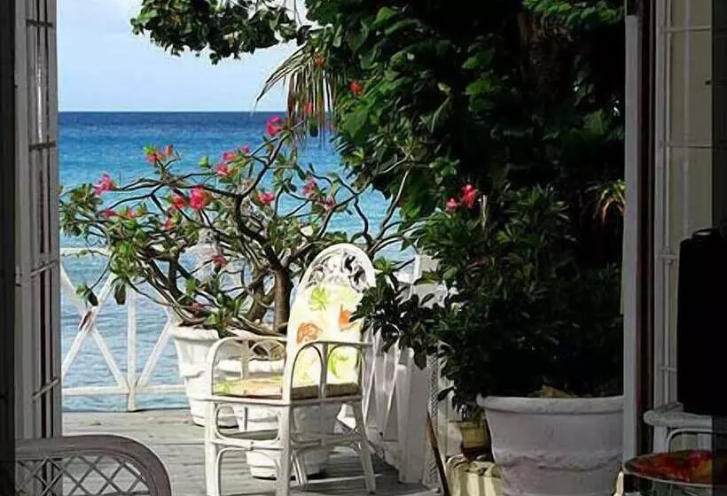 Cassandra 2 Beach Apartments