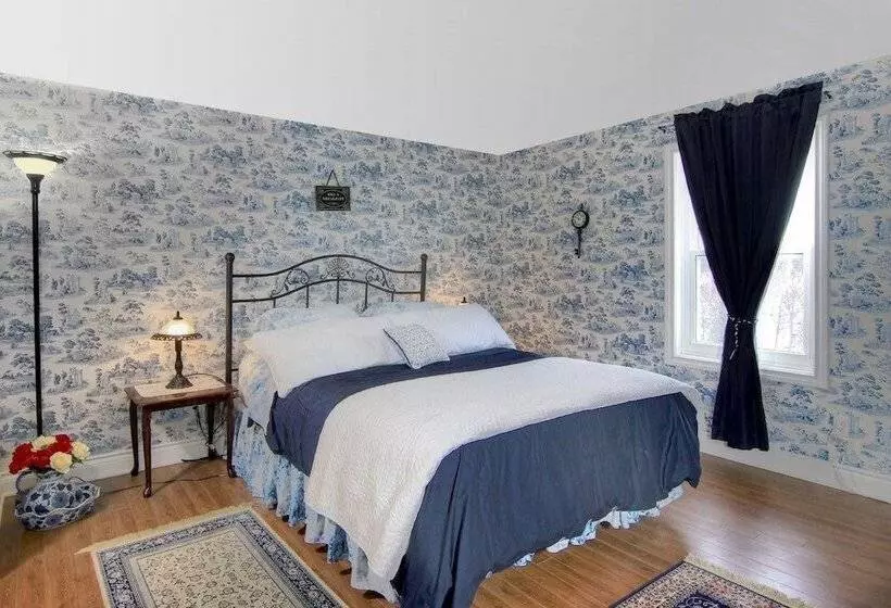 Cobblestone Bed And Breakfast