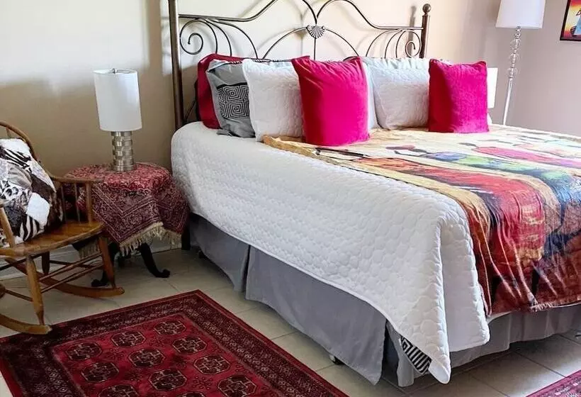 Cobblestone Bed And Breakfast
