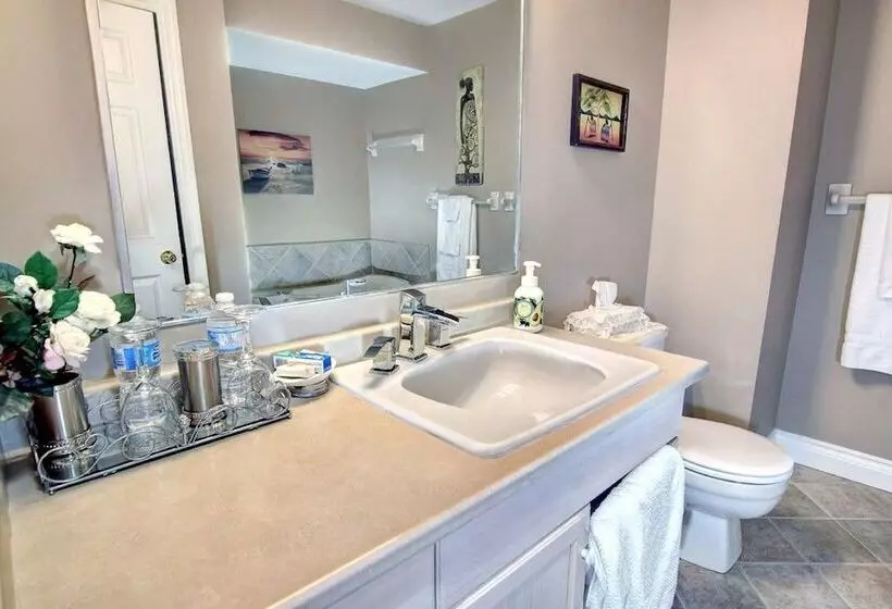 Cobblestone Bed And Breakfast