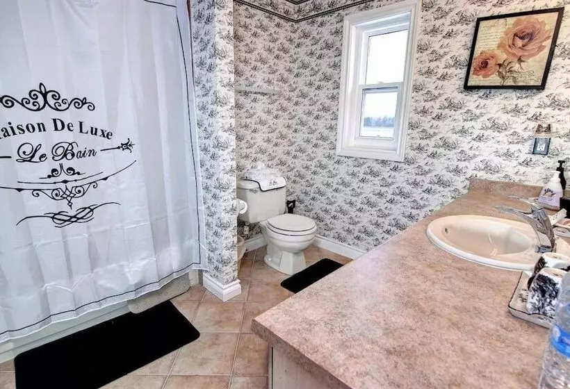 Cobblestone Bed And Breakfast