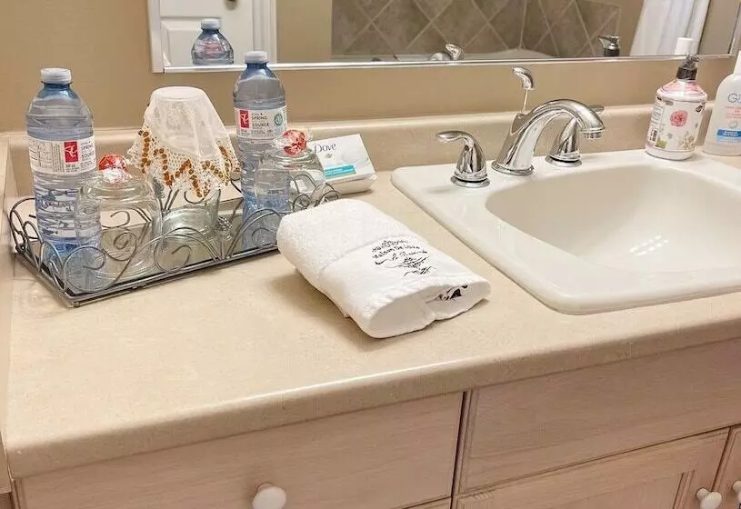 Cobblestone Bed And Breakfast