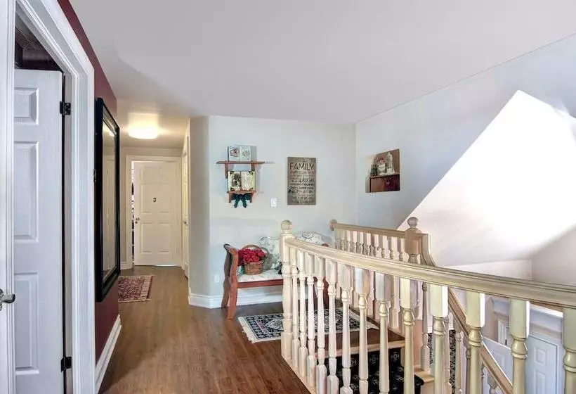 Cobblestone Bed And Breakfast