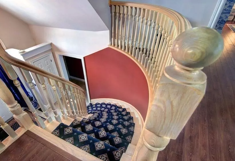 Cobblestone Bed And Breakfast