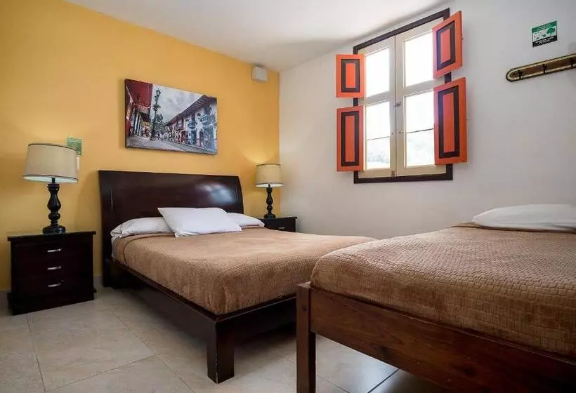 هتل Casa Borbon