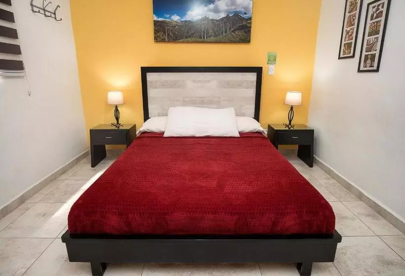 هتل Casa Borbon