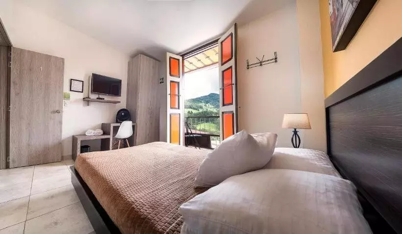 هتل Casa Borbon