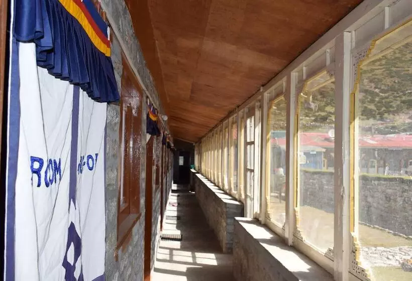 هتل Machermo Lodge & Bakery