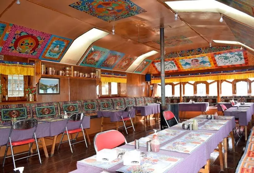 هتل Machermo Lodge & Bakery