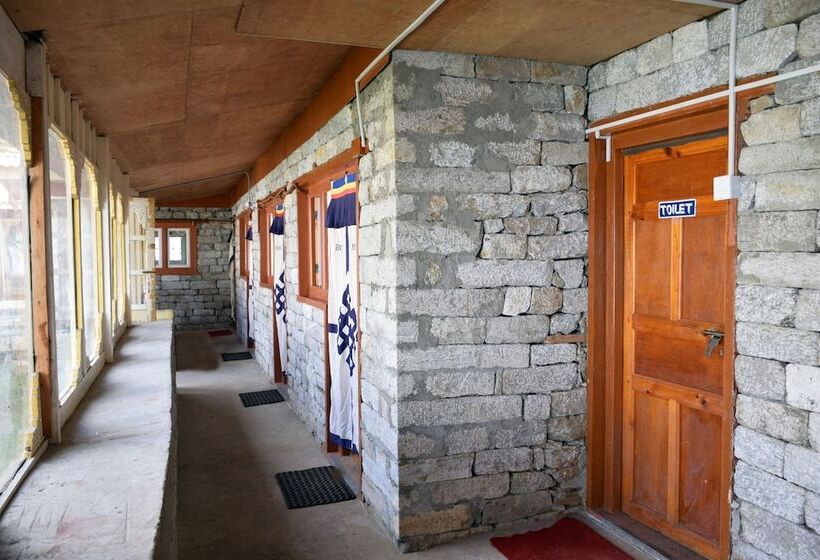 هتل Machermo Lodge & Bakery