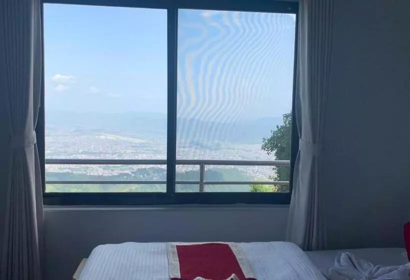 هتل Pristine Himalaya