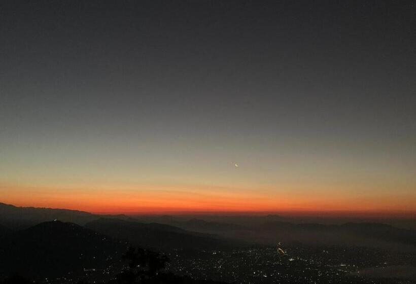 هتل Pristine Himalaya