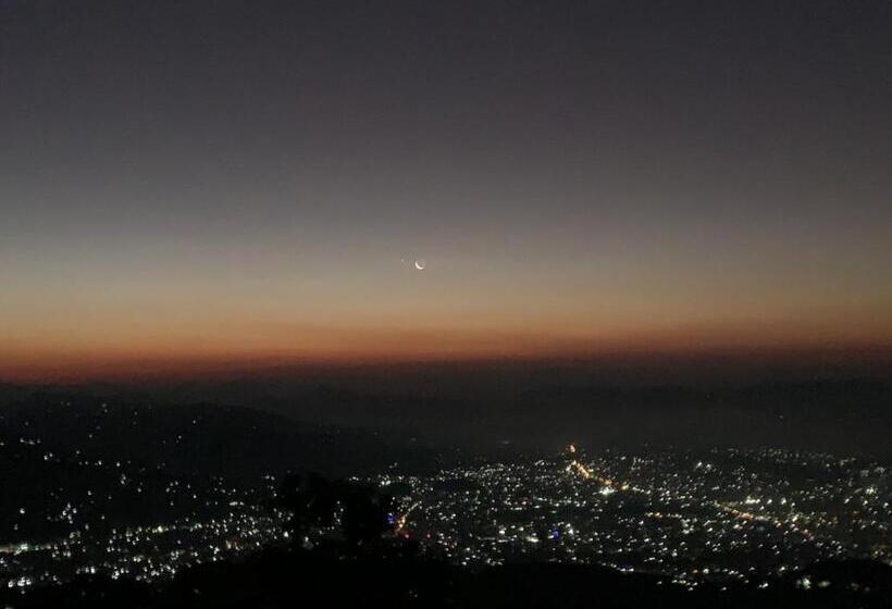 هتل Pristine Himalaya