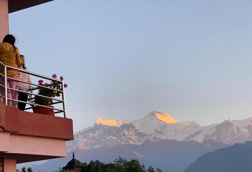 هتل Pristine Himalaya