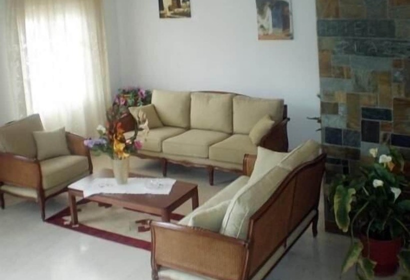 בית מלון כפרי Villa Plaza