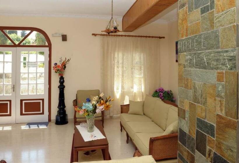 בית מלון כפרי Villa Plaza